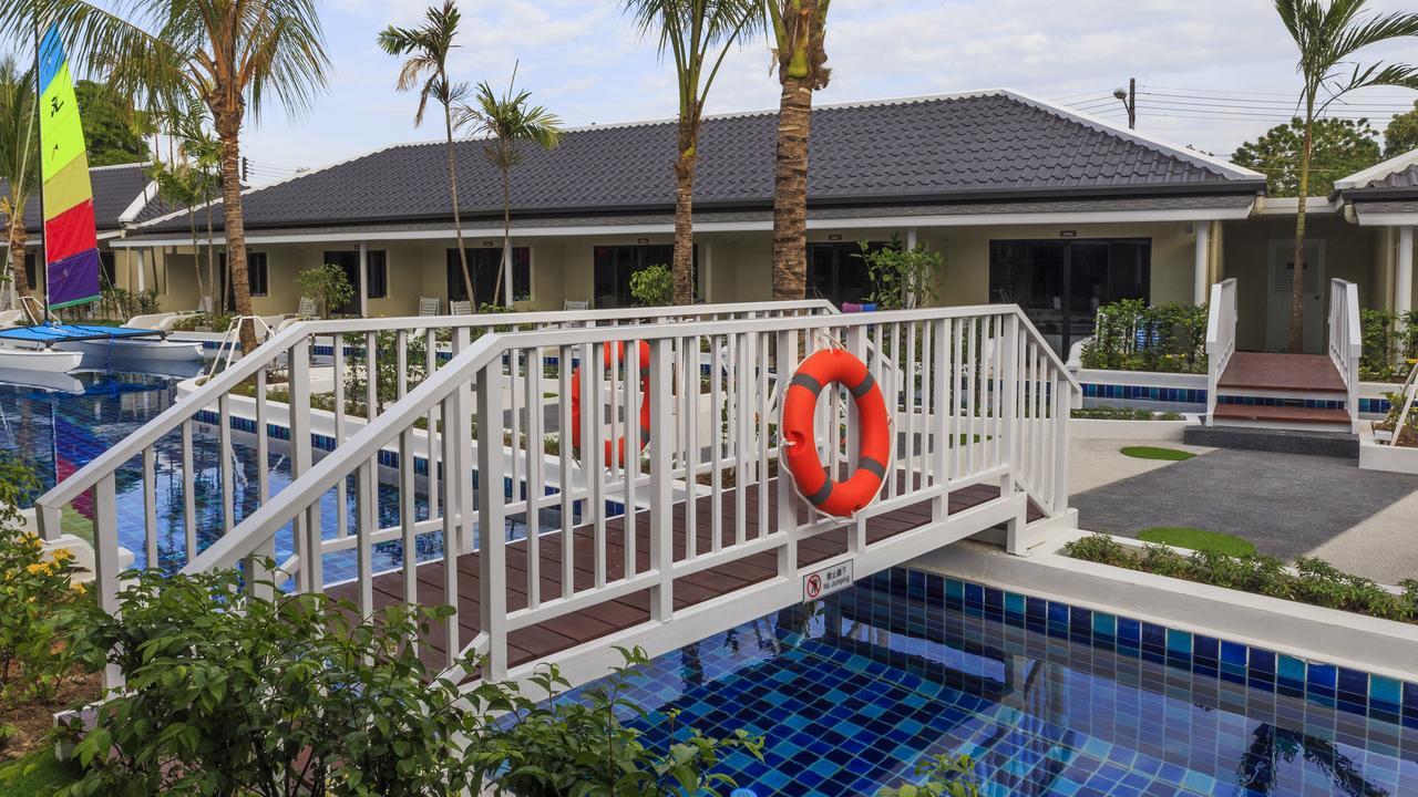Tuana Hotels Brook Pool Access Chalong Exterior photo